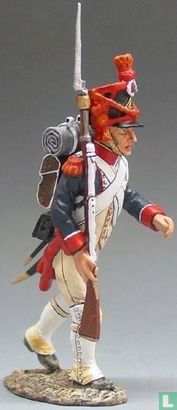 French Grenadier Marching With Rifle - Afbeelding 1