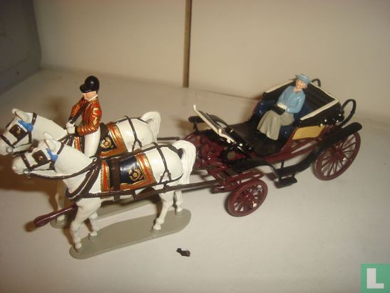 Trooping the Colour Her majesty The Queen in the Ivory Phaeton - Afbeelding 2
