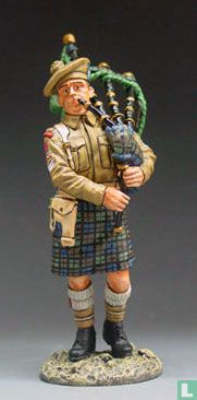 Scottish Bagpiper