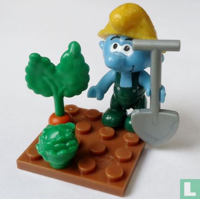 Gardener Smurf - Image 1