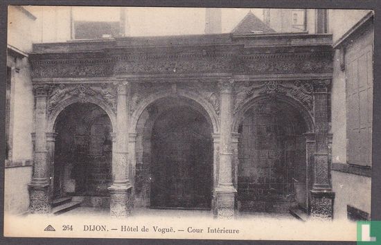 Dijon, Hotel de Vogue - Cour Interieure