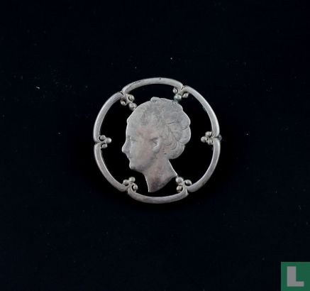Zilveren Broche, Met Beeltenis Koningin Juliana - Image 1