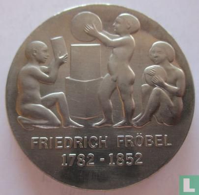 DDR 5 mark 1982 "200th anniversary Birth of Friedrich Fröbel" - Afbeelding 2