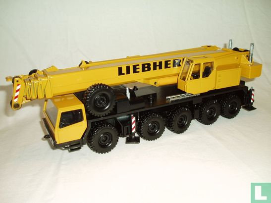 Liebherr LTM 1090