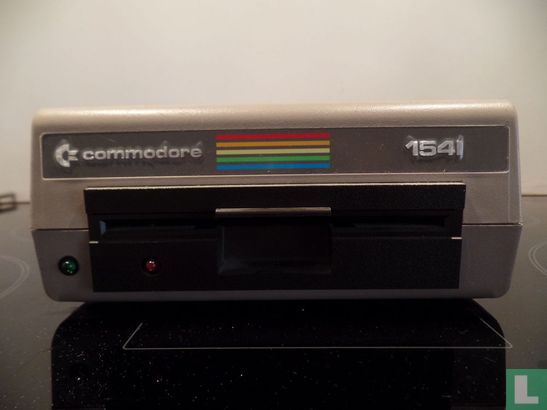 Commodore - 5 1/4 Floppy Disc station model 1541 - Image 1