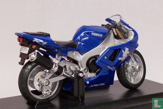 Yamaha YZF-R1 - Image 2