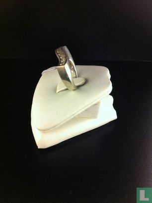 Zilveren Ring, Met 7 Zirkonen - Image 2