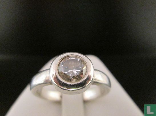 Zilveren Ring, Met Briljant Geslepen Witte Zirkonia - Image 1