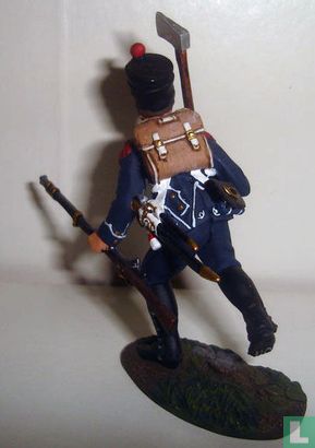 French Voltigeur Charging with Axe - Afbeelding 2
