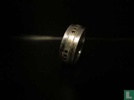 Zilveren Ring, Met Kleine Onyxstenen - Image 3
