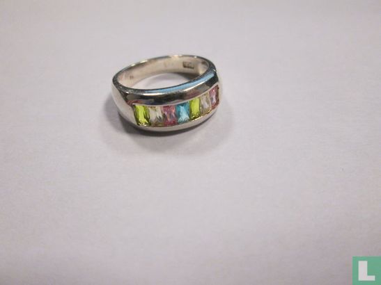 Zilveren Ring, Met Gekleurde Stenen - Image 1