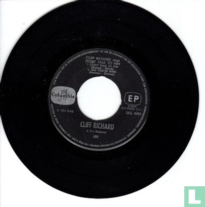 Cliff Richard sings Don't talk  to him - Bild 3