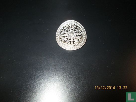 Zilveren Broche, Met Klip  Aan Achterkant - Image 1