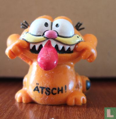 Garfield steekt tong uit