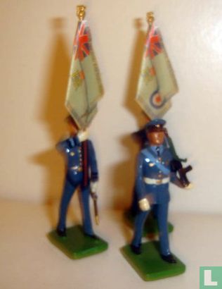 RAF Squadron Queens color Two Standard Bearers - Afbeelding 1