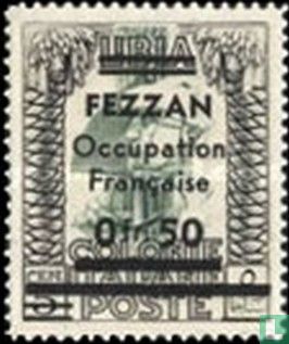 Aufdruck auf libyschen Briefmarken