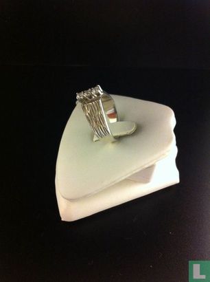 Zilveren Ring, Met 3 Zirkonia's - Image 2