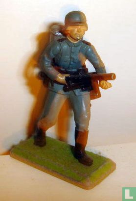 Wehrmacht soldaat met vlammenwerper - Afbeelding 1