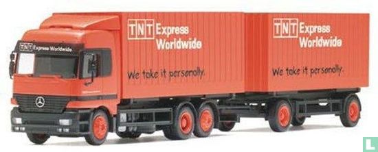 Mercedes-Benz Actros LH interchargable box trailer 'TNT'