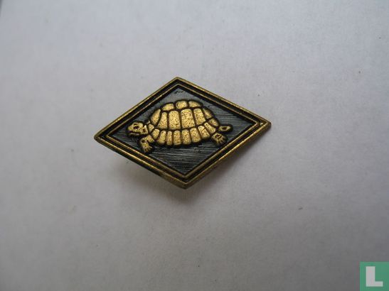 Turtle on diamond [black]