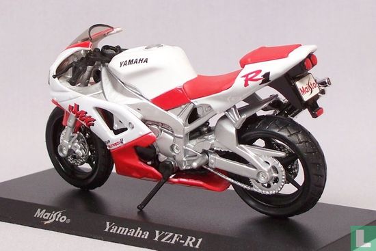 Yamaha YZF-R1 - Image 2