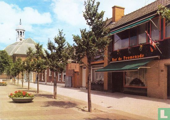 's-GRAVENZANDE, Langestraat en N.H. Kerk - Bild 1