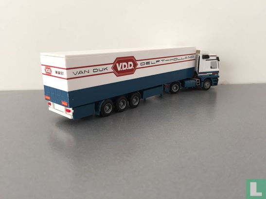 Mercedes-Benz refrigerated semi box trailer 'Van Dijk Delft' - Afbeelding 2