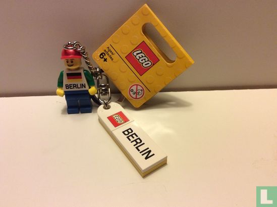 Lego 853306 Berlin Key Chain - Image 1