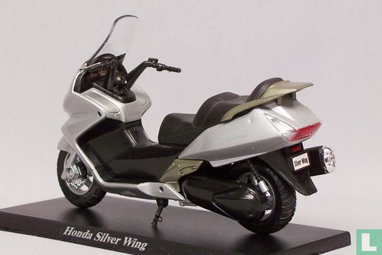 Honda Silver Wing - Image 2