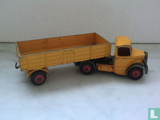 Bedford Articulated Lorry - Image 3