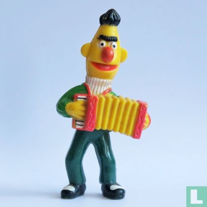 Bert with accordion - Image 1