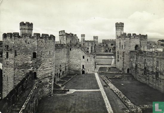 Caernarvon Castle. Interior, Looking West - Bild 1