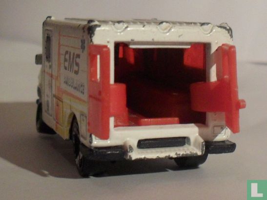 Ambulance 'EMS' - Afbeelding 3
