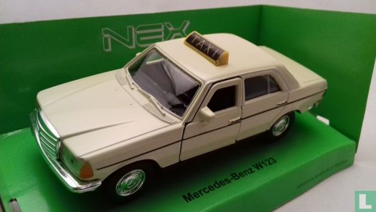 Mercedes W123 Taxi - Image 1