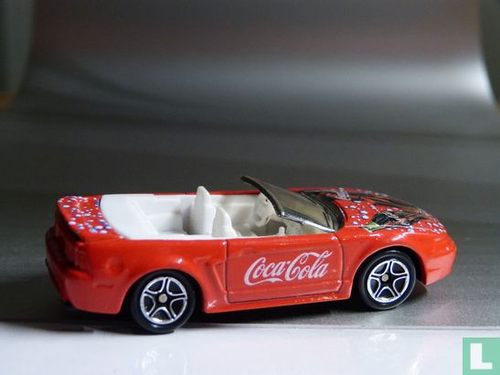Ford Mustang Convertible 'Coca-Cola' - Bild 2