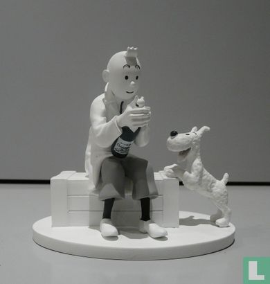 Tintin and Snowy with champagne - Image 1