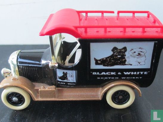 Morris Bullnose Van 'Black & White' - Image 1