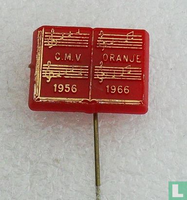 C.M.V. Oranje 1956 1966 [goud op rood]