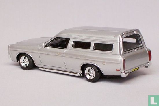 Chrysler Sports Van - Image 2