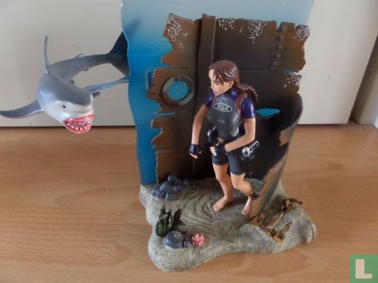 Lara Croft faces the great white shark