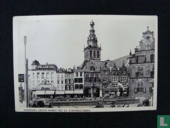 Nijmegen Grote Markt met St. Stevenstoren 