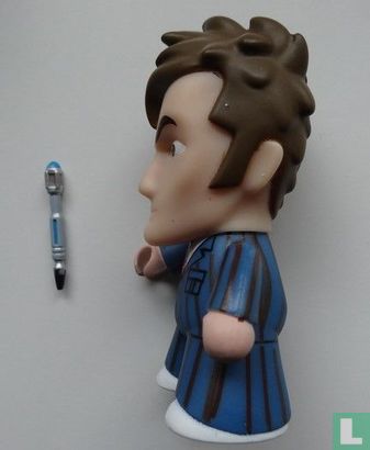 10th Doctor blue suit Titans Vinyl Figure - Afbeelding 2