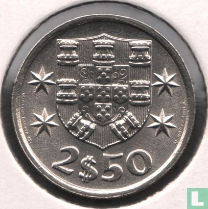 Portugal 2½ escudos 1977 - Afbeelding 2