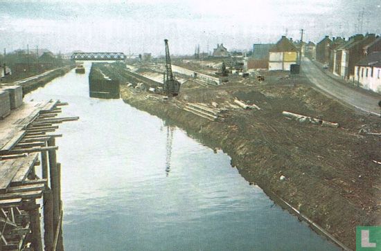 Vooraan: oud kanaalpand van het Centrumkanaal... - Image 1
