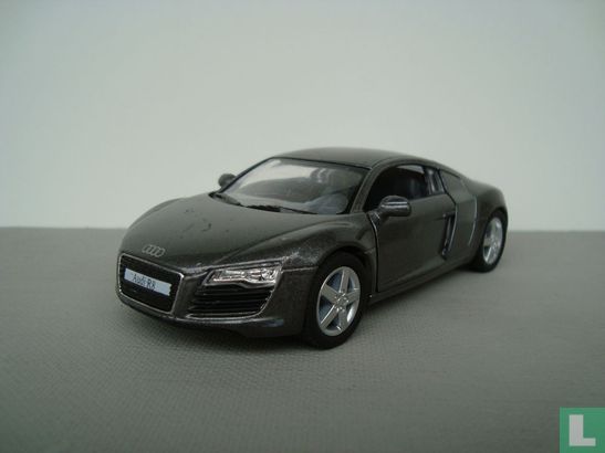 Audi R8 - Image 1