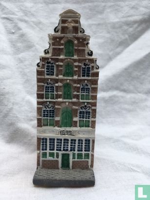 Canal House - Image 1