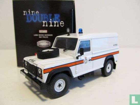 Land Rover Defender - RAF Police