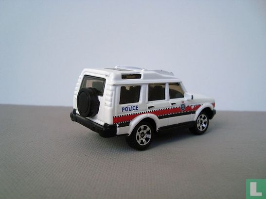 Land Rover Discovery Police - Image 2
