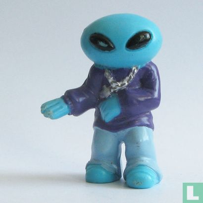Street Alien  - Image 1