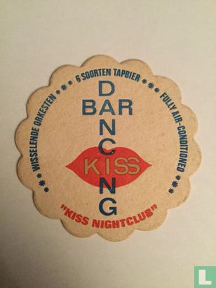 Bar Dancing Kiss